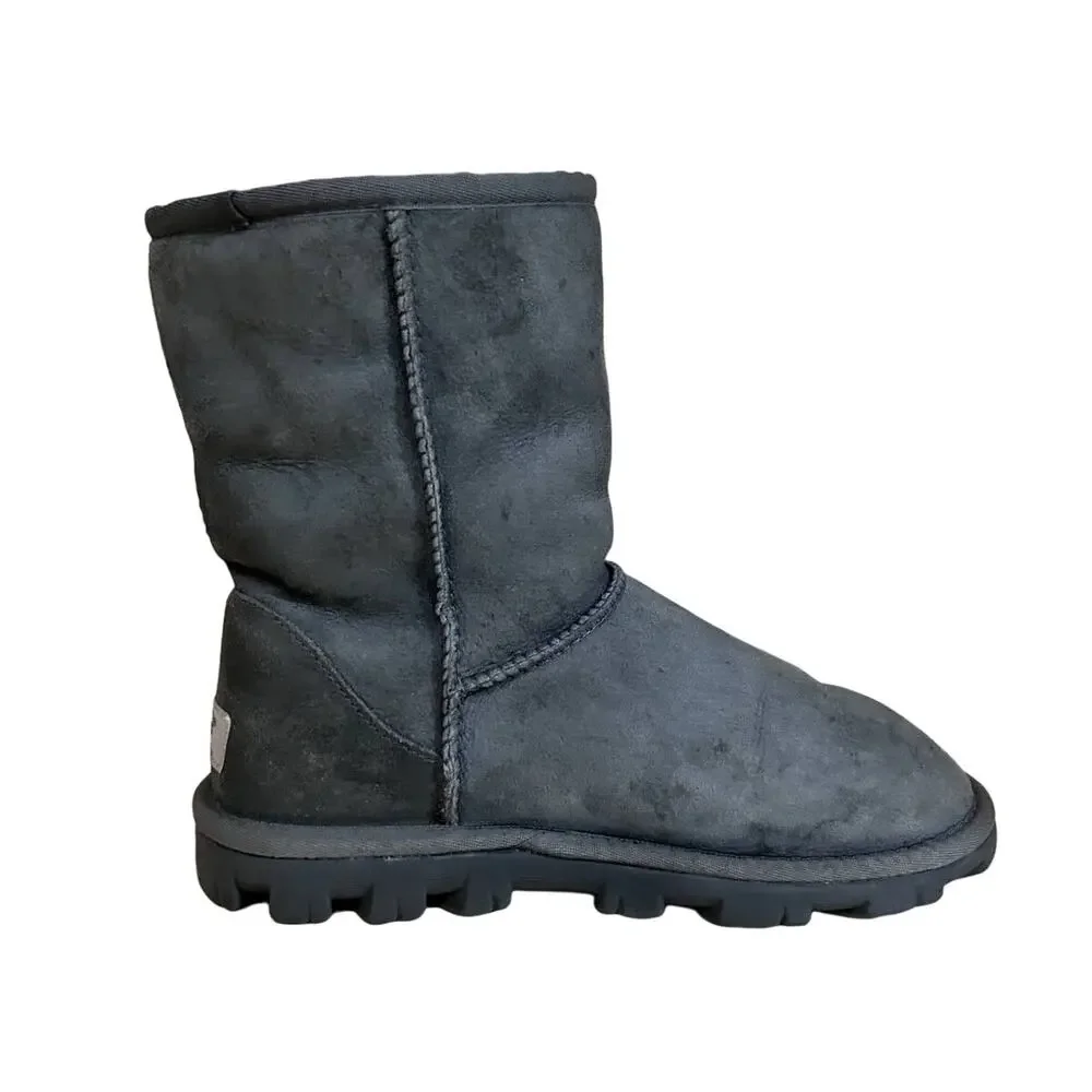 UGG Australia - Essential Short Classic - Boots - Gray - Women's - 6 - S/N 5835